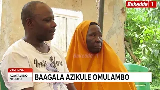 Agataliikonfuufu:  Abaana bakalidde mu nnyaabwe aziikule omwana gweyateeka ku kuggya kyaabwe.