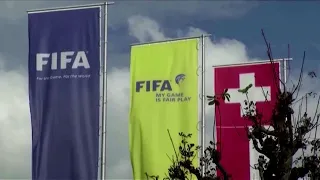 Fifa und Uefa schließen Russland aus