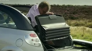 Jeremy Clarkson tries to remove the car roof