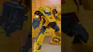 QUICK REVIEW: Transformers Generations Studio Series War for Cybertron Bumblebee