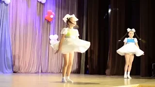 Cheerful children's dance "Two girlfriends"/Танец "Две подружки"
