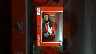 Unboxing Ducati 1199 superleggera mistro 1 : 18 scale