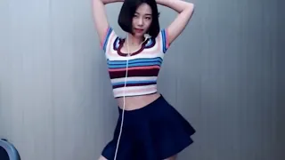 Like a boss dancing korean girl (Reupload)