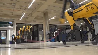 Boston Dynamics reveals Spot Arm! Watch it jump rope