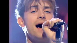 Blur: Beetlebum live on Top of the Pops (1997)