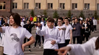 Около тысячи учеников приняли участие в общегородской зарядке в Ставрополе