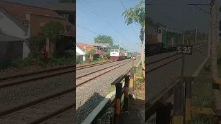 KA 2716 ANGKUTAN SEMEN BUNGTALUN SERVICE YANG UNIK #kai121 #keretaapiindonesia #shortsvideo #shorts