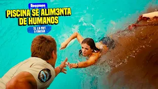 👆 UNA FAMILIA DESCUBRE UNA PISCINA SIN FONDO QUE SE ALIM3NTA DE HUMANOS | RESUMEN