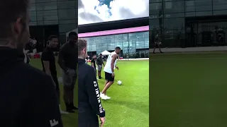 David Beckham Shows Anthony Joshua The Art Of A Free Kick ⚽👊
