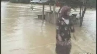 Thousands displaced by Thailand flooding