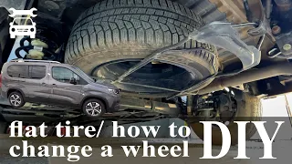 Flat tire/ How to change a wheel PEUGEOT RIFTER/CITROEN BERLINGO/OPEL COMBO/TOYOTA PROACE CITY VERSO