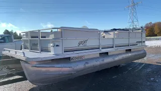 2001 22’ Crest Sport Pontoon with 40hp Mercury 2-Stroke