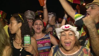 O bloco Capote da Madrugada leva alegria aos foliões de Teresina