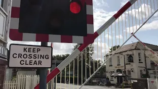 * New Barriers & E2S Alarms* Parbold Station Level Crossing (Lancashire) Saturday 17.08.2019