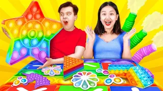 POP IT! TRADING COOLEST FIDGET TOYS || TRADING GAMES by SMOL TOK