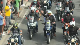 Bolsonaro lidera manifestação de motociclistas no Rio | AFP