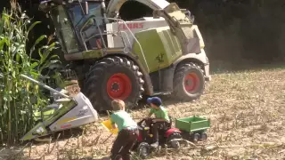 Maishäckseln XXL - Claas Jaguar 970 vs. Rolly Toys - Corn Chopper