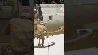 Recon Marines' Different Helicopter Rope Techniques