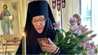 Екатерина Васильева умерла,- родилась монахиня Василисса.Из театра- в монастырь.