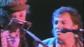 Down by the River - Neil Young and Bruce Springsteen (live at Jones Beach Theater, Wantagh 1989)