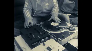 funky transformer scratch on oldschool hip-hop beat! Dj Smad.