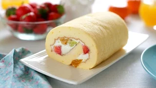 How to make Japanese fruit roll cake (recipe) - Cách làm bánh bông lan cuộn kem tươi hoa quả