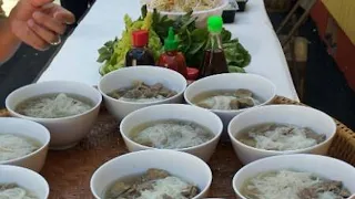 C/w Nana: Lao Pho Broth (ເຝີລາວ == Pho Lao) [upscaled to 4K]