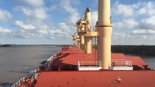 Bulk Carrier with cranes Vessel Maneuvering Time Lapse