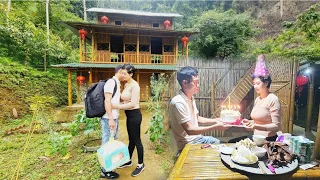 Vuong moved to the farm to live with Khe and cook dinner together to celebrate Khe's birthday