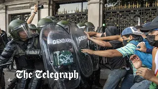 Argentina: Riot police clash with protesters during controversial omnibus bill debate