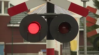 Dutch Railroad Crossing - ADOB Bilthoven (special edit) (last days) (HQ)