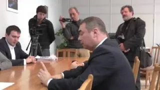 КРИВОРІЗЬКИЙ МАЙДАН 28.02.2014. Депутати міськради зірвали сесію всупереч домовленостям