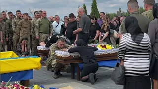 У Сарнах попрощалися з трьома бійцями «Поліських вовків»