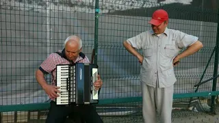 Случайный Прохожий Взял Аккордеон, Приморский Бульвар, Одесса / Random Passer Took Accordion, Odessa