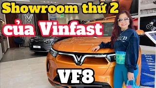 Đến Showroom thứ 2 của Vinfast tại Irvine Spectrum Center để tìm hiểu thêm về xe điện Vinfast VF8.