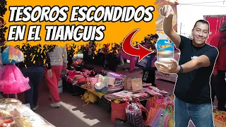 WE FIND EVERYTHING IN THE FLEA MARKET! VALUABLE VIDEO GAMES, MEXICAN HOT WHEELS, AND OLD TOYS