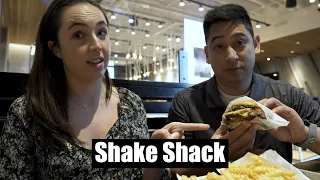 Trying Shake Shack in the Houston Galleria | They Even Offer a Gluten Free Bun