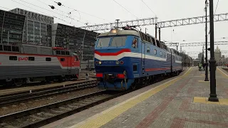 [РЖД] Электровоз ЧС7-011 следует в депо после рейса с фирменным поездом №6 "Украина" Киев - Москва.