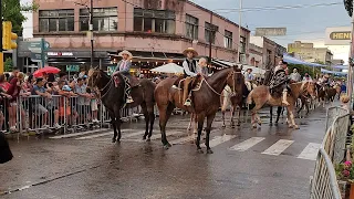 desfile aniversario de cañuelas