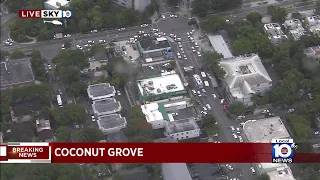 Police swarm Coconut Grove searching for Coral Gables homicide suspects