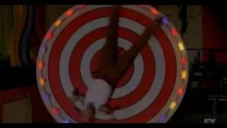 American horror story freak show - Elsa uses the spin wheel trick on Paul