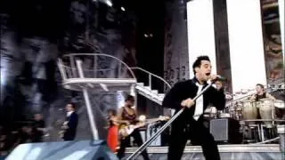 Robbie Williams - Let me entertain you ( Live at Knebworth )