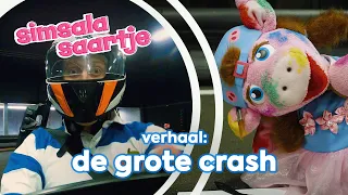 DE GROTE CRASH 🏎️💥🎨 | SIMSALA SAARTJE 🐽 | Educatieve Kleutertelevisie | Karten