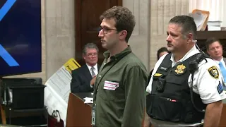 Jason Van Dyke Trial: Reporter Zachary Siegel arrested for recording during trial