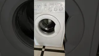 Indesit WIL 85 - spin after first rinse