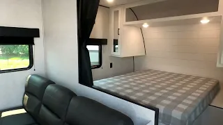 New 2024 Jayco JAY FLIGHT SLX 260BH Travel Trailer For Sale In Chicago, IL