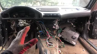 Как снять торпедо на автомобиле BMW e34