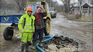 Бригады "Харьковводоканал" устраняют поврежденные от обстрелов трубопроводы