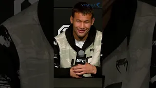 "Приятно". Шавкат Рахмонов ответил "влюбленной" в него красотке UFC