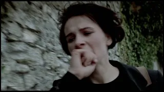 Three Colours: Blue (1993) by Krzysztof Kieslowski, Clip: Julie scrapes her knuckles on the wall